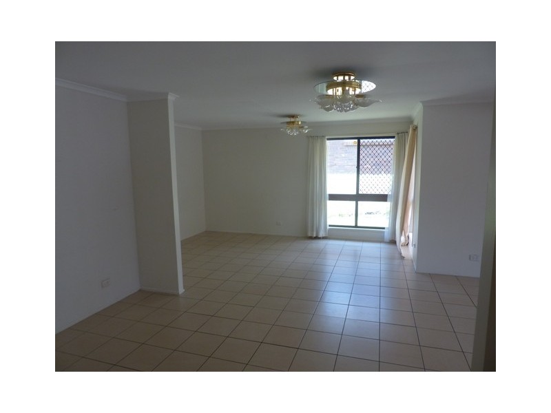 8 Amarna Street, Eight Mile Plains QLD 4113