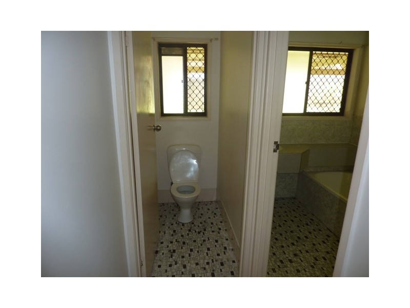 8 Amarna Street, Eight Mile Plains QLD 4113