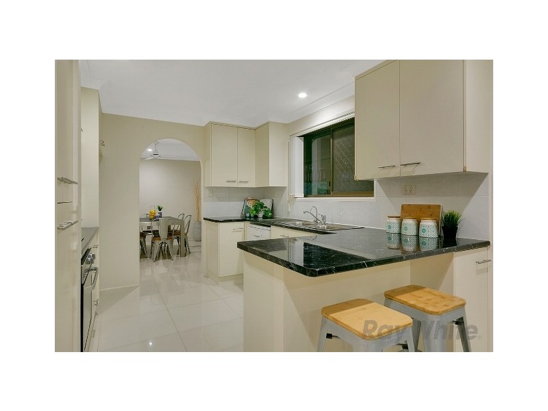 11 Gwandalan St, Eight Mile Plains QLD 4113