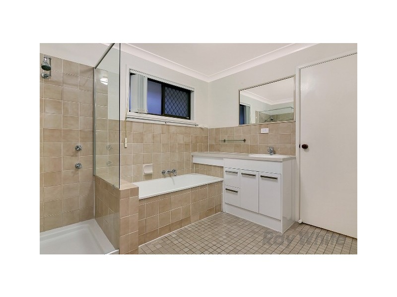 11 Gwandalan St, Eight Mile Plains QLD 4113