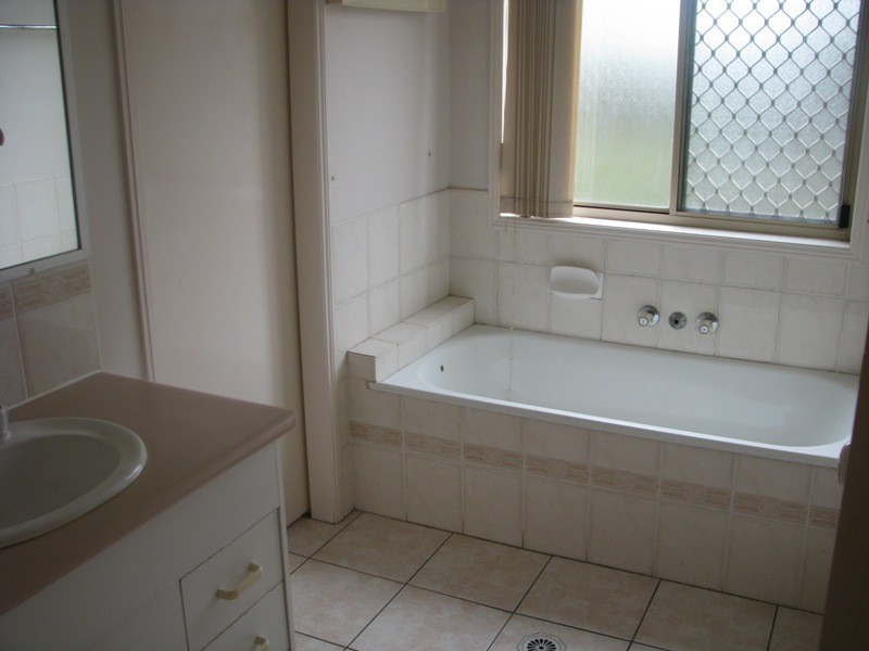 18 Eucalyptus Crescent, Runcorn QLD 4113