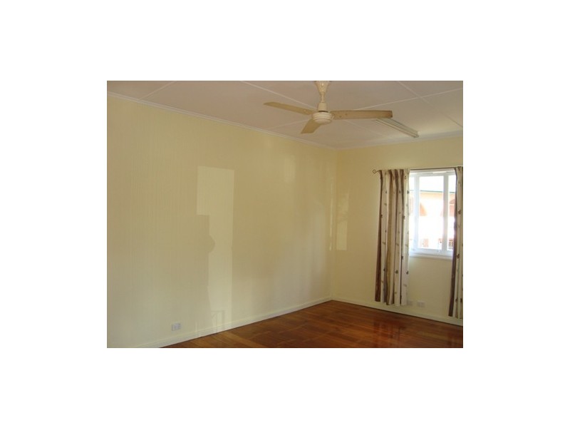 41 DENNIS RD, Springwood QLD 4127