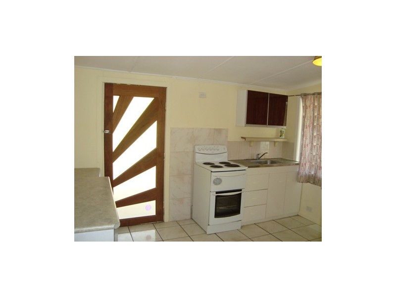 41 DENNIS RD, Springwood QLD 4127