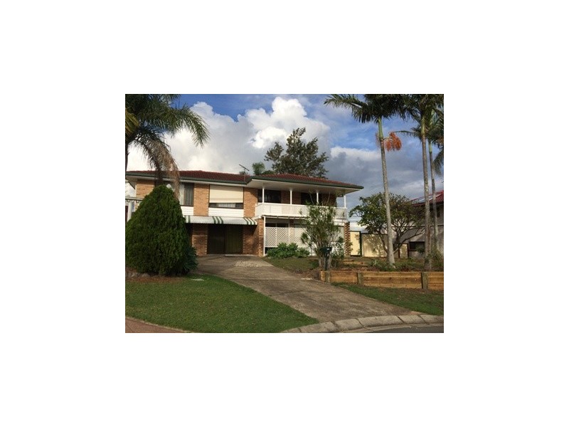 11 Carnoustie Street, Macgregor QLD 4109