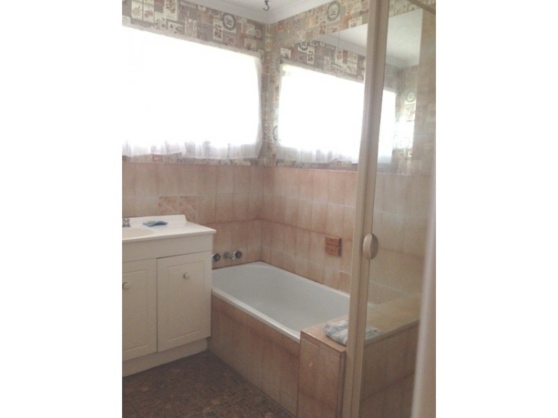 11 Carnoustie Street, Macgregor QLD 4109