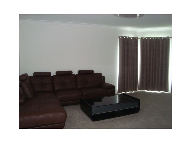 20 PEACHTREE PL, Stretton QLD 4116