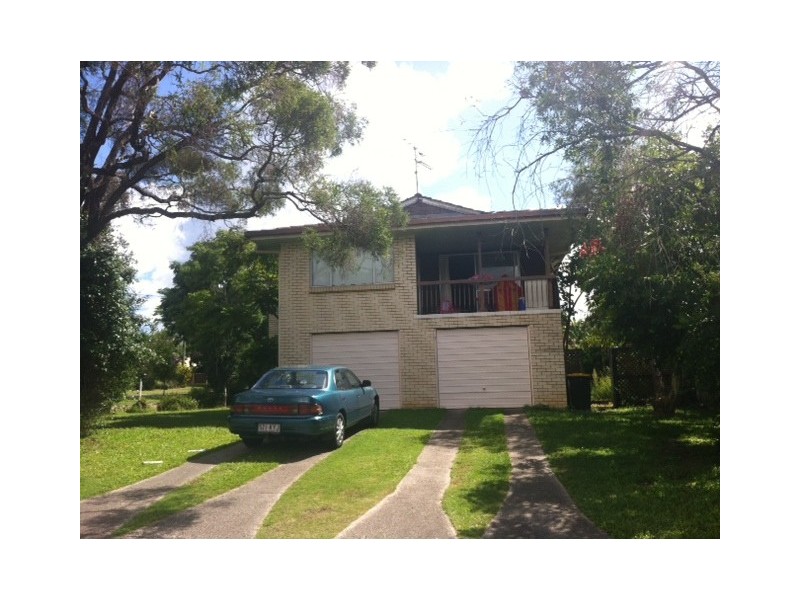 8 Provence Street, Macgregor QLD 4109