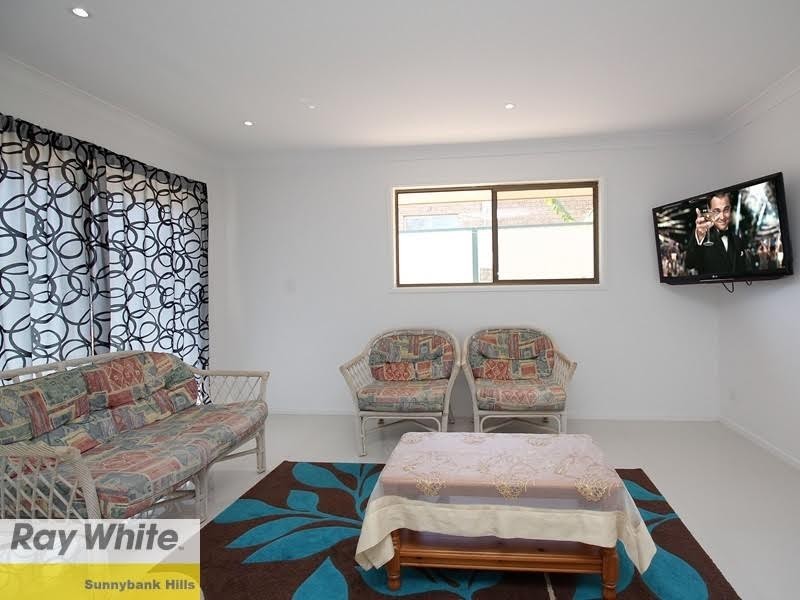 75 Estramina Road + 1 WEEKS FREE RENT, Regents Park QLD 4118