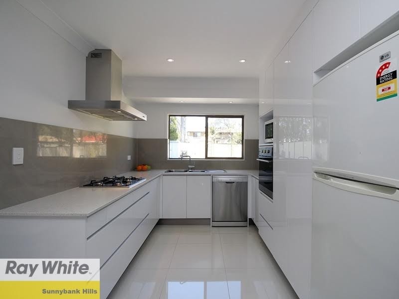 75 Estramina Road + 1 WEEKS FREE RENT, Regents Park QLD 4118