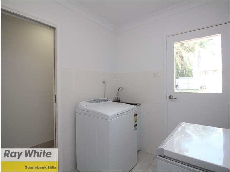75 Estramina Road + 1 WEEKS FREE RENT, Regents Park QLD 4118