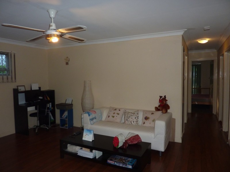 50 Warrigal Road, Runcorn QLD 4113