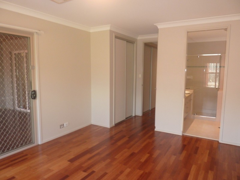 16 Trevi Close, Eight Mile Plains QLD 4113