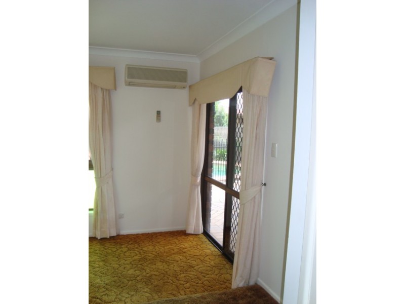 12 Malbon Street, Eight Mile Plains QLD 4113