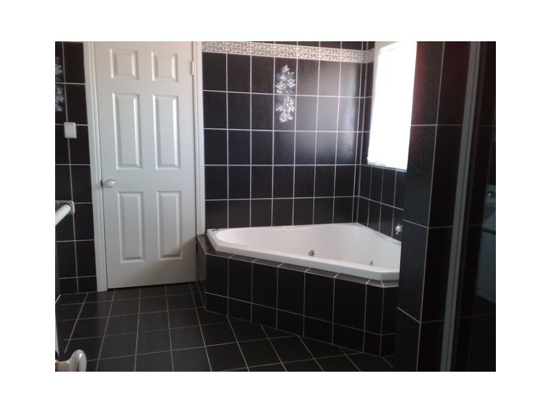 9 Truman Ct, Stretton QLD 4116