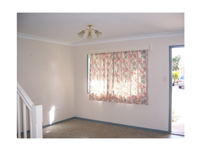 9/266 Henty Drive, Redbank Plains QLD 4301