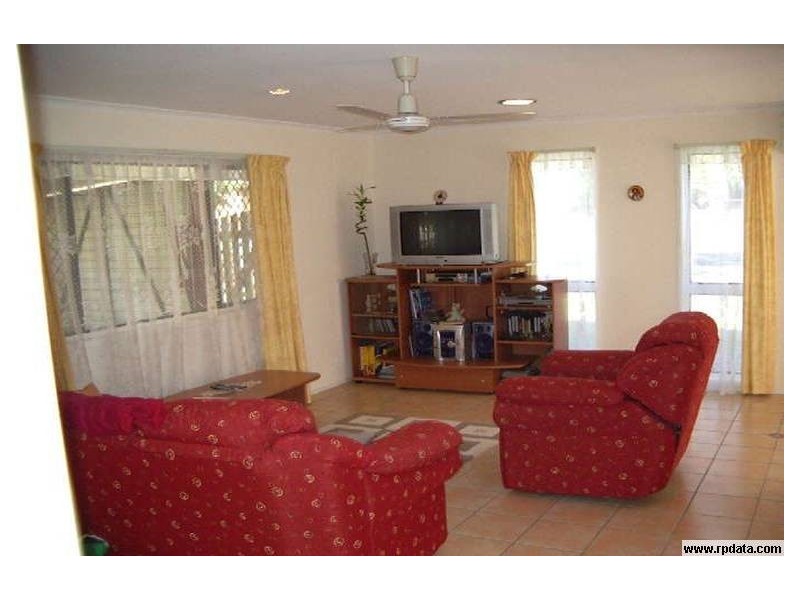 8 Headland Street, Sunnybank QLD 4109