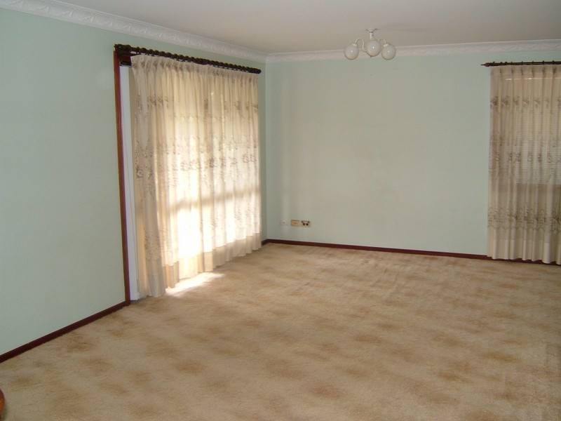 22 Estoril Street, Robertson QLD 4109