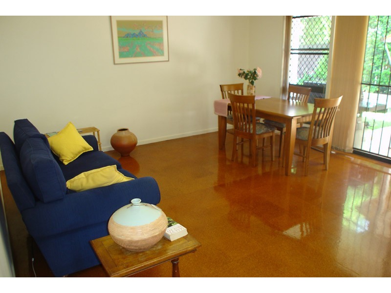 4 Saffron St, Robertson QLD 4109