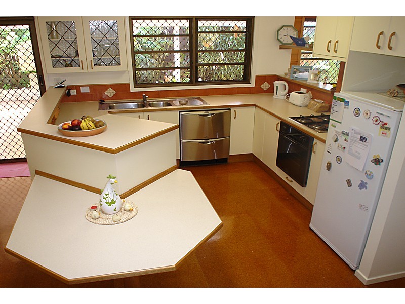 4 Saffron St, Robertson QLD 4109