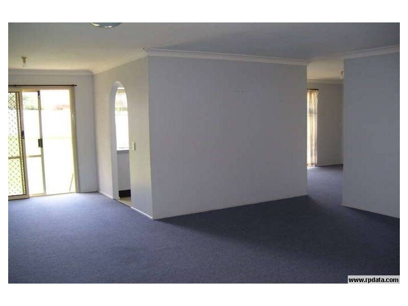 8 Curzon Street, Browns Plains QLD 4118