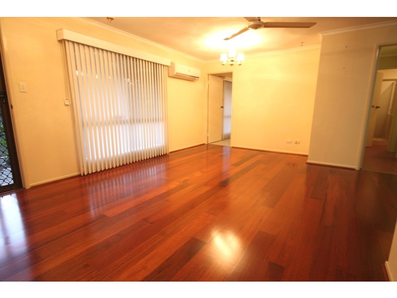 17 Helmet St, Hillcrest QLD 4118