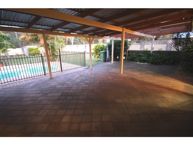 17 Helmet St, Hillcrest QLD 4118