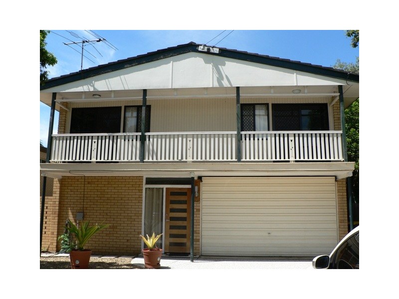 14 PARKWAY ST, Macgregor QLD 4109