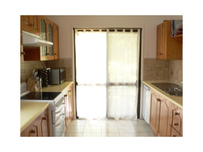 14 PARKWAY ST, Macgregor QLD 4109