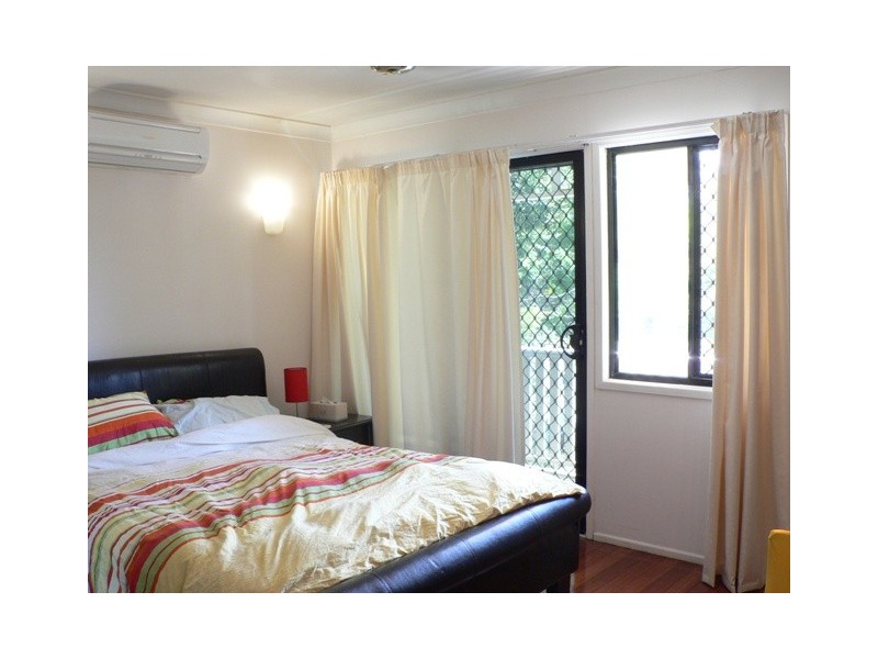 14 PARKWAY ST, Macgregor QLD 4109