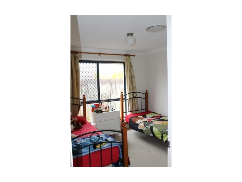 6 Ashbourne Ave, Goodna QLD 4300