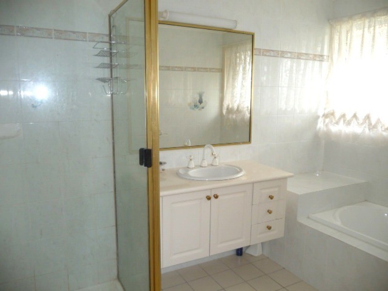 5 Goold Close, Robertson QLD 4109