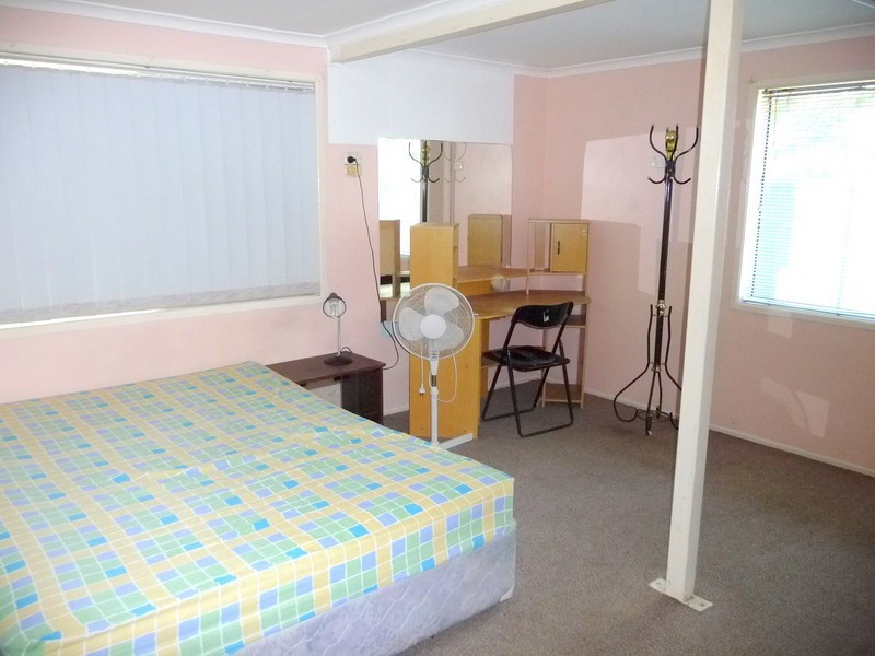 39 MIDDLE ST, Coopers Plains QLD 4108