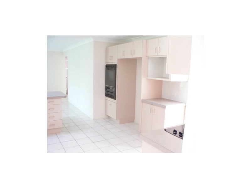 61 Bordeaux Street, Eight Mile Plains QLD 4113