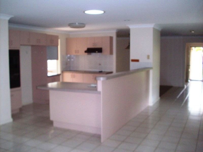 61 Bordeaux Street, Eight Mile Plains QLD 4113