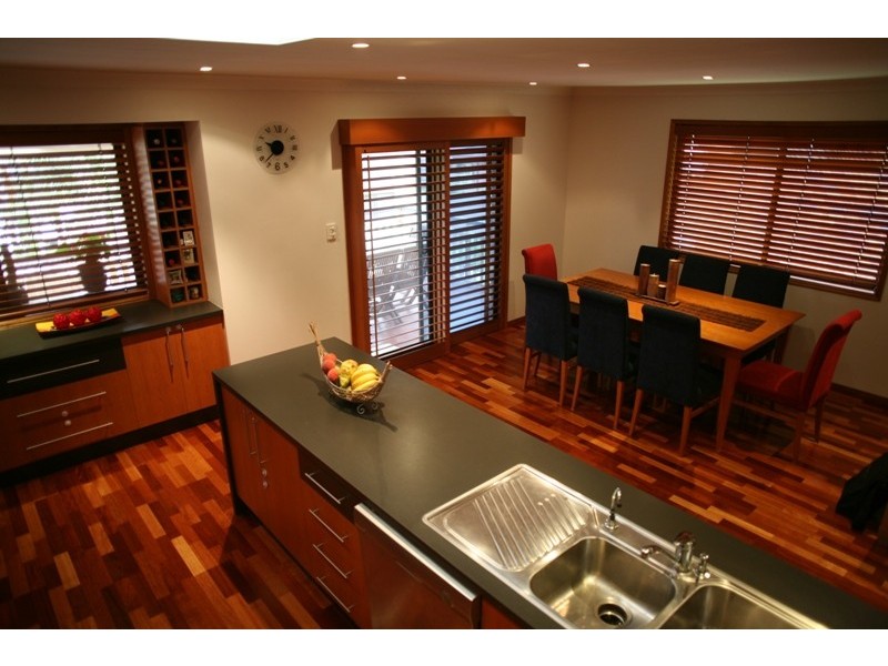 9  Hearnville Street, Robertson QLD 4109