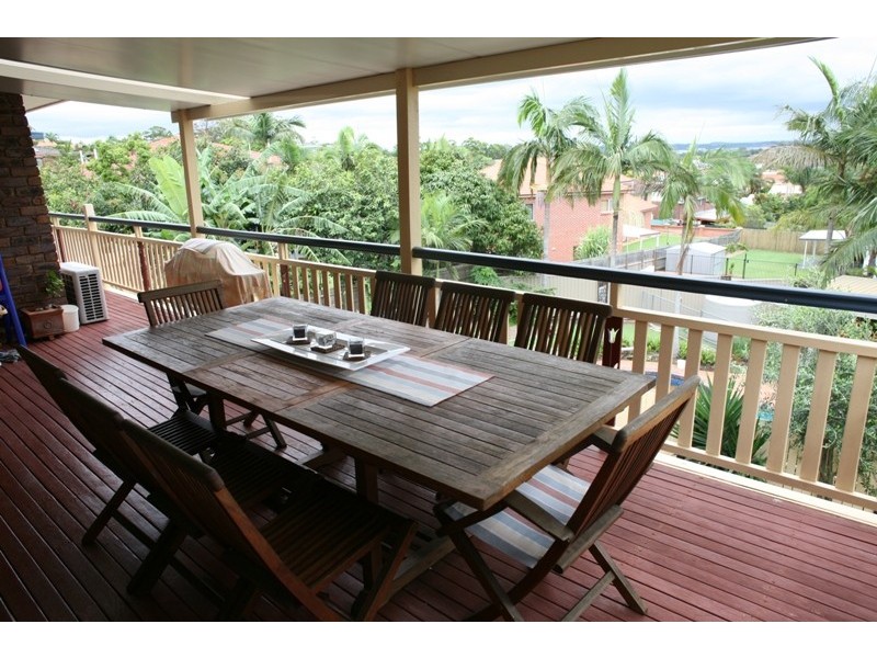 9  Hearnville Street, Robertson QLD 4109