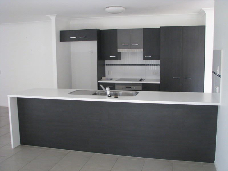 10 Mimosa Street, Parkinson QLD 4115