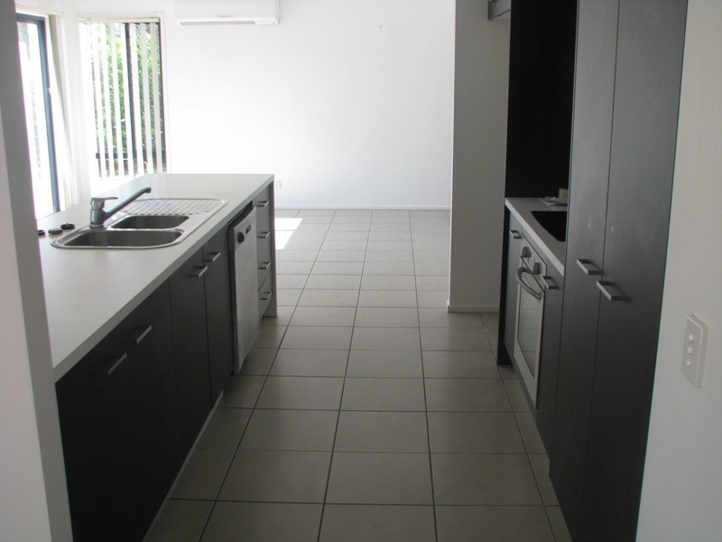 10 Mimosa Street, Parkinson QLD 4115