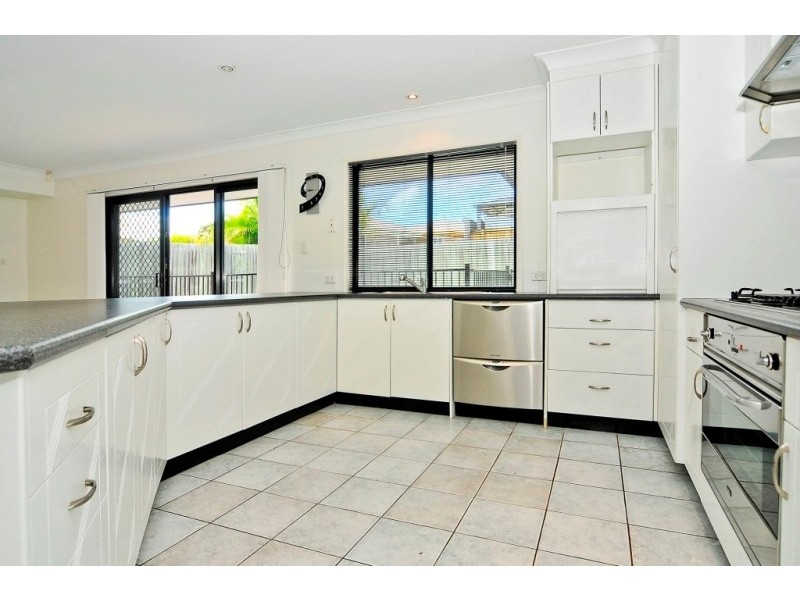 11 Lindfield Street, Parkinson QLD 4115