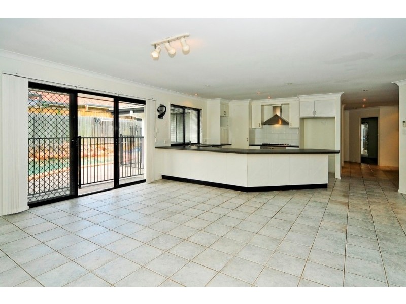 11 Lindfield Street, Parkinson QLD 4115