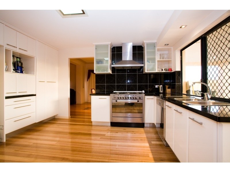 Stretton QLD 4116