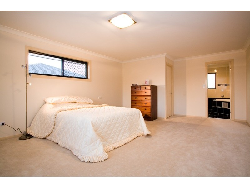 Stretton QLD 4116