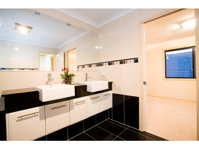 Stretton QLD 4116