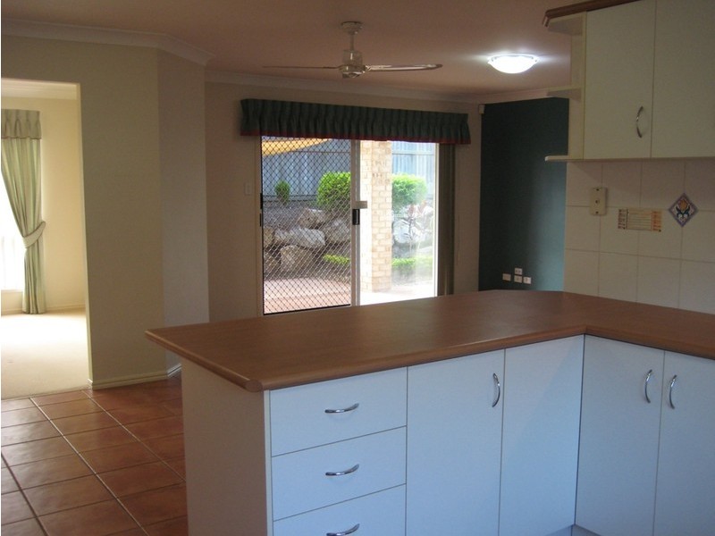 11 Carnegie Close, Parkinson QLD 4115