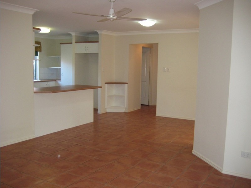 11 Carnegie Close, Parkinson QLD 4115