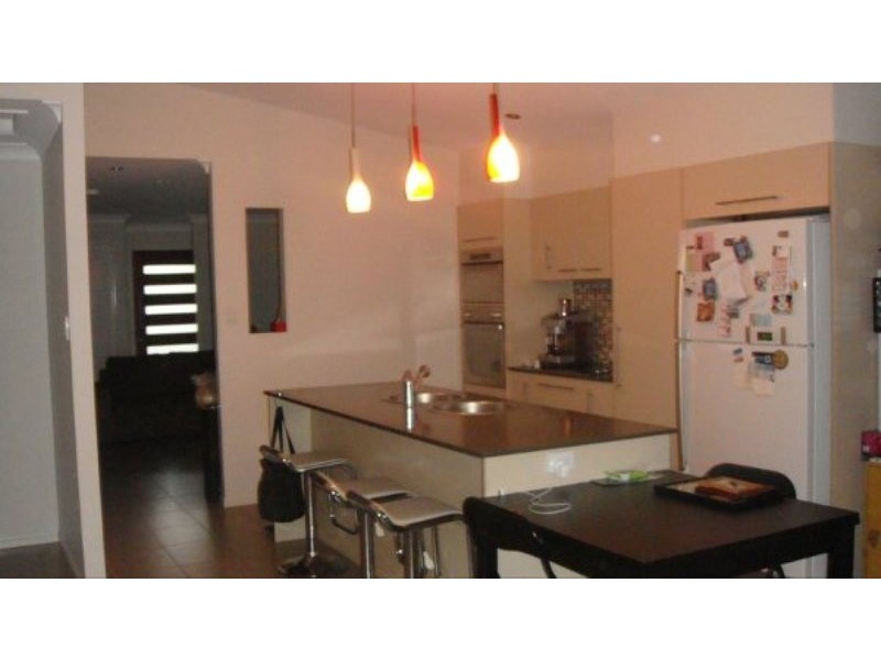 111 Grand Parade, Parrearra QLD 4575