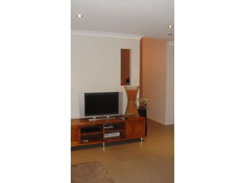 111 Grand Parade, Parrearra QLD 4575