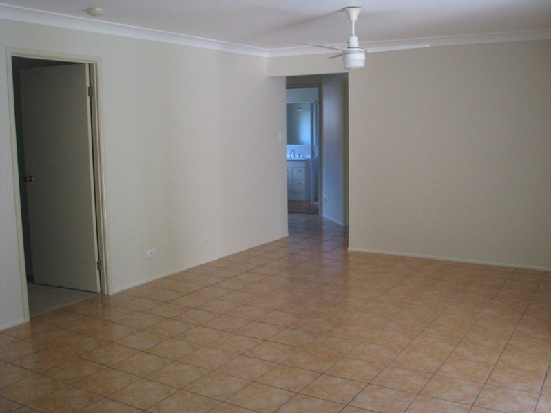 27 Bramwell Street, Eight Mile Plains QLD 4113