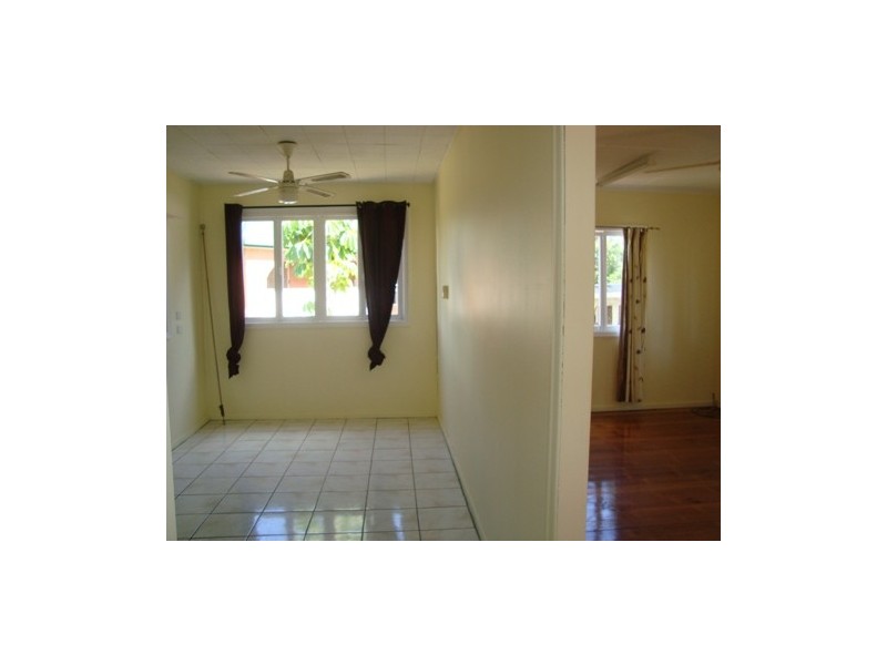 41 DENNIS RD, Springwood QLD 4127