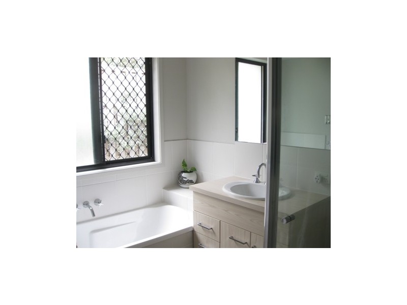 15 WATHEROO PLACE, Parkinson QLD 4115